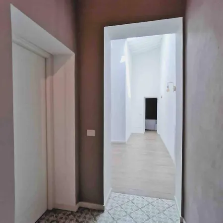 Elegant 2br 2 Bathrooms Sleeps 6 Hytte Firenze