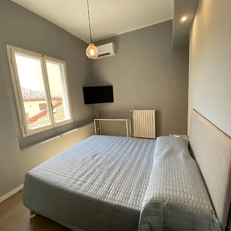 Elegant 2br 2 Bathrooms Sleeps 6 Firenze