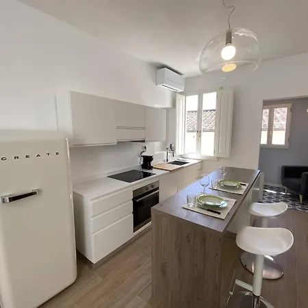 Elegant 2br 2 Bathrooms Sleeps 6 Firenze