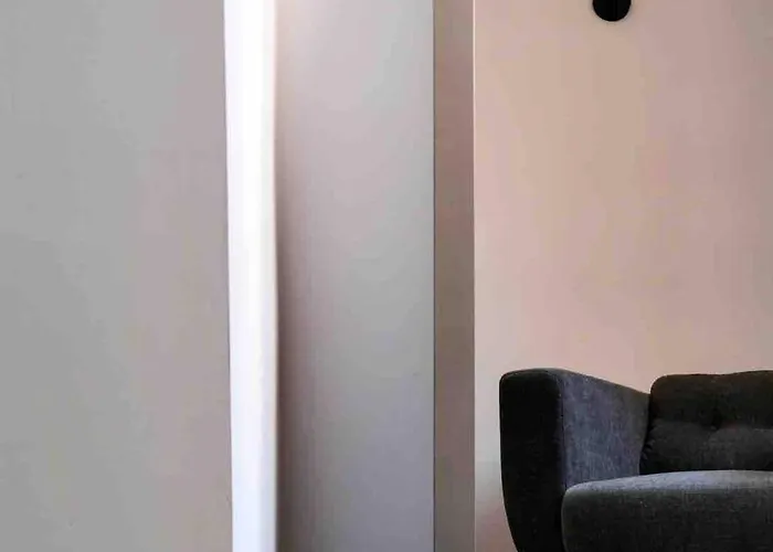 Elegant 2br 2 Bathrooms Sleeps 6 Gerendaház *